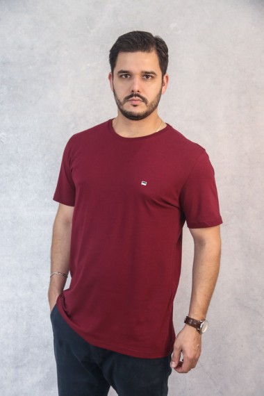 Camiseta Conforto Bordô com Bandeira